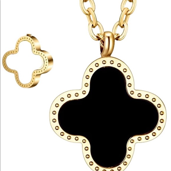 Clover Charm Luxury Design Necklace - Picture 2 of 4